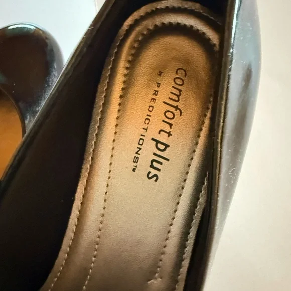 Predictions Women's Glossy Black Heels - Picture 3 of 8